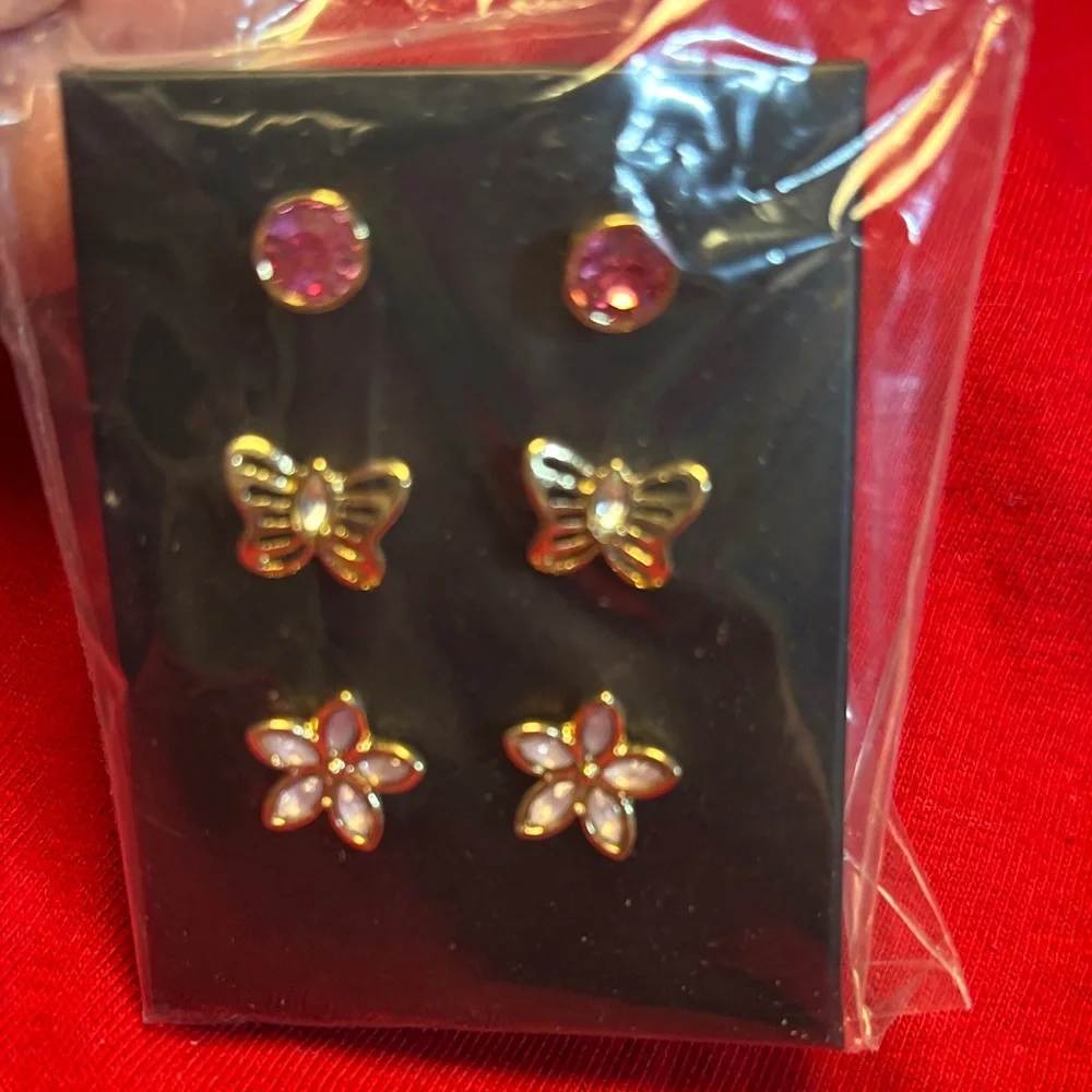Spring & Christmas earrings; 3 Avon silvertone necklaces. 3 *FREE* hair clips! - Picture 3 of 15